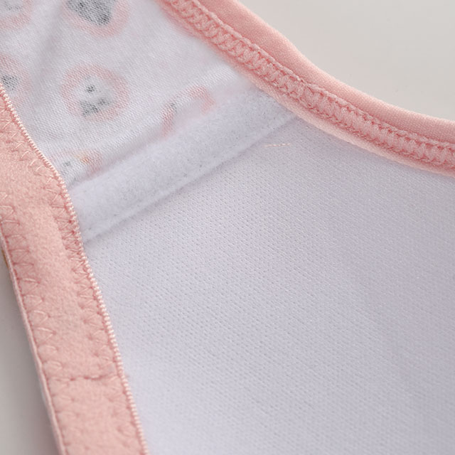 Lindo sujetador inal&aacute;mbrico c&oacute;modo AOP para ni&ntilde;a